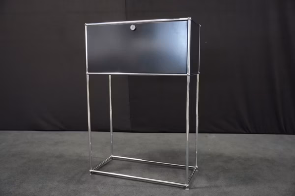 USM Haller Regal / Graphitschwarz RAL 9011